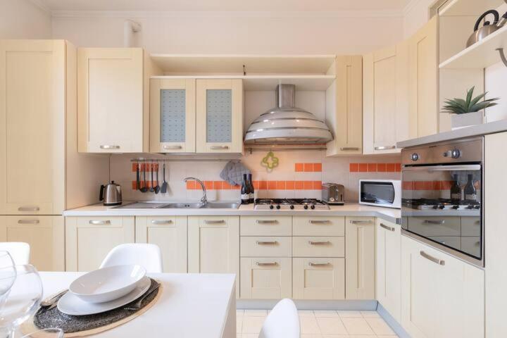 Apartment Elegant Aparment Vittorio Center Rome