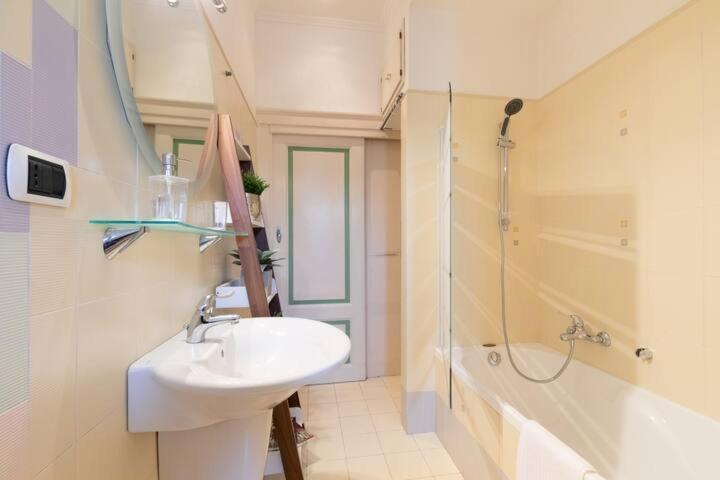 Apartment Elegant Aparment Vittorio Center Rome