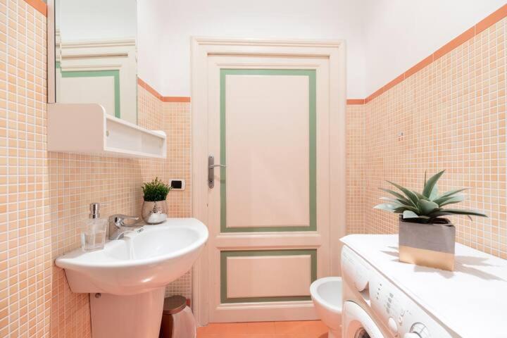 Elegant Aparment Vittorio Center Apartment Rome