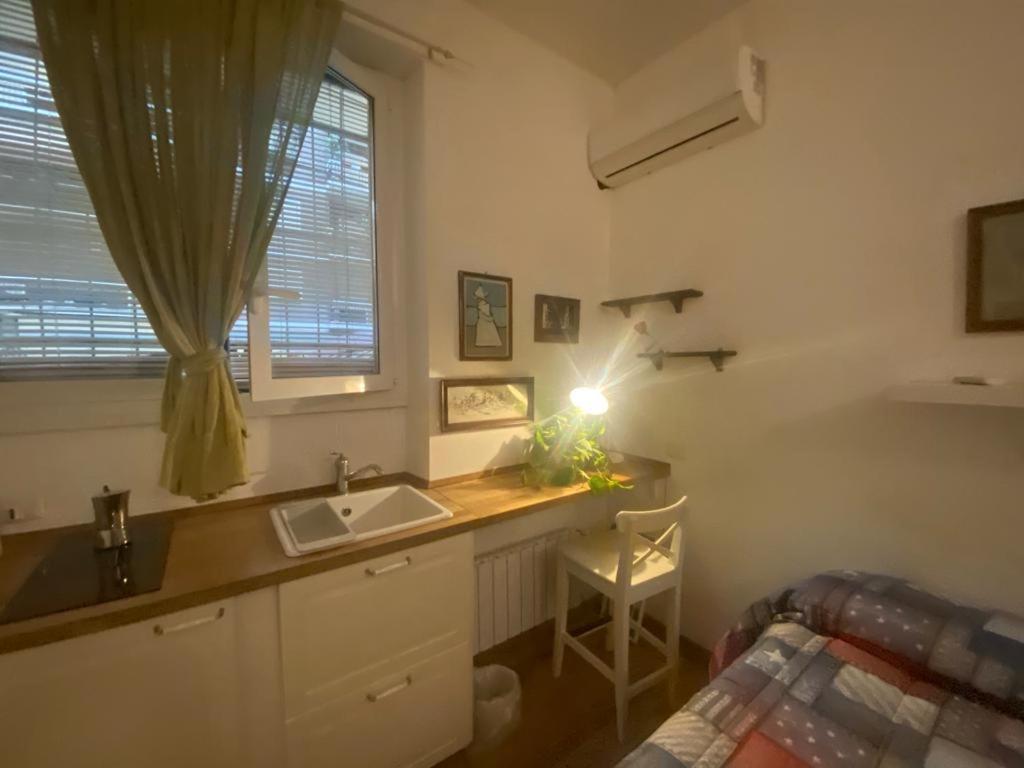 Apartment Piccolo E Indipendente A Garbatella Rome