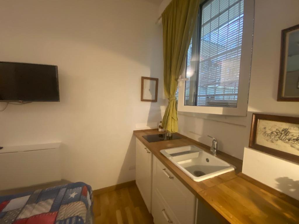 Piccolo E Indipendente A Garbatella Apartment *