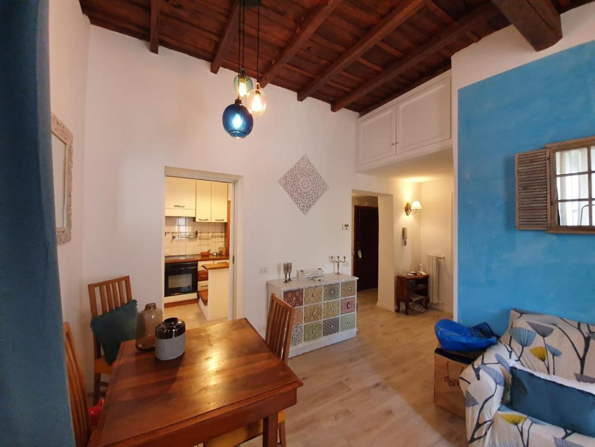 Alice's Corner At Borgo Apartment