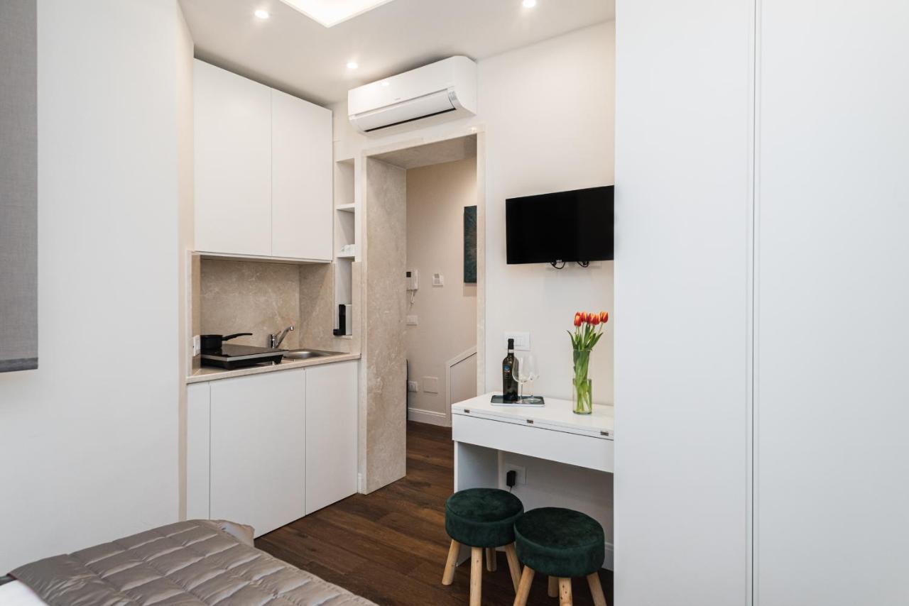 Apartment Frattina 35 *
