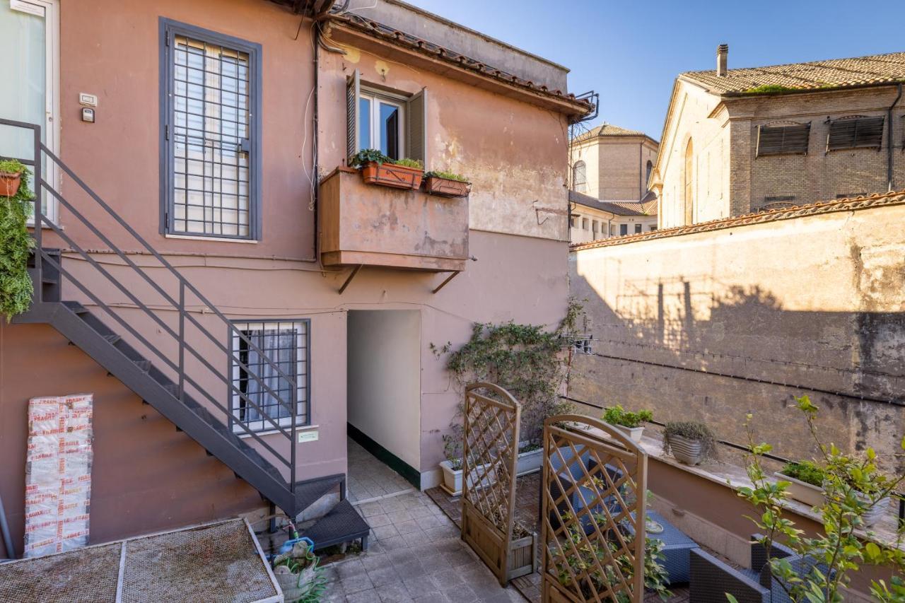 Romantic In Trastevere Rome