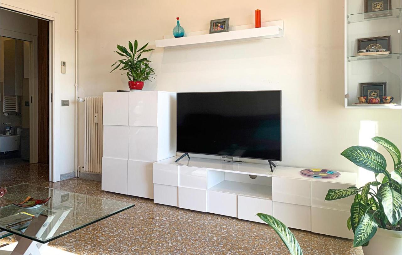 Stunning In With 1 Bedrooms And Wifi Appartamento