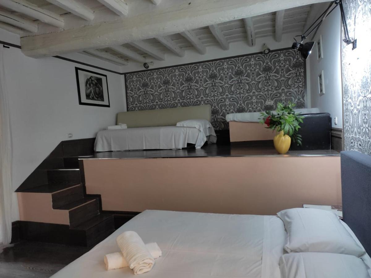 Relais Palazzo Taverna Guest house Rome