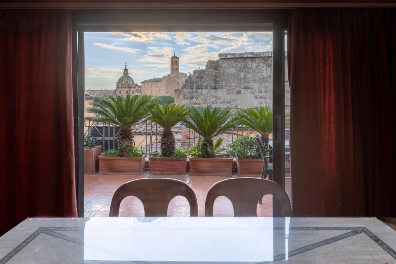 Iflat Incredible View Of The Forum Apartment