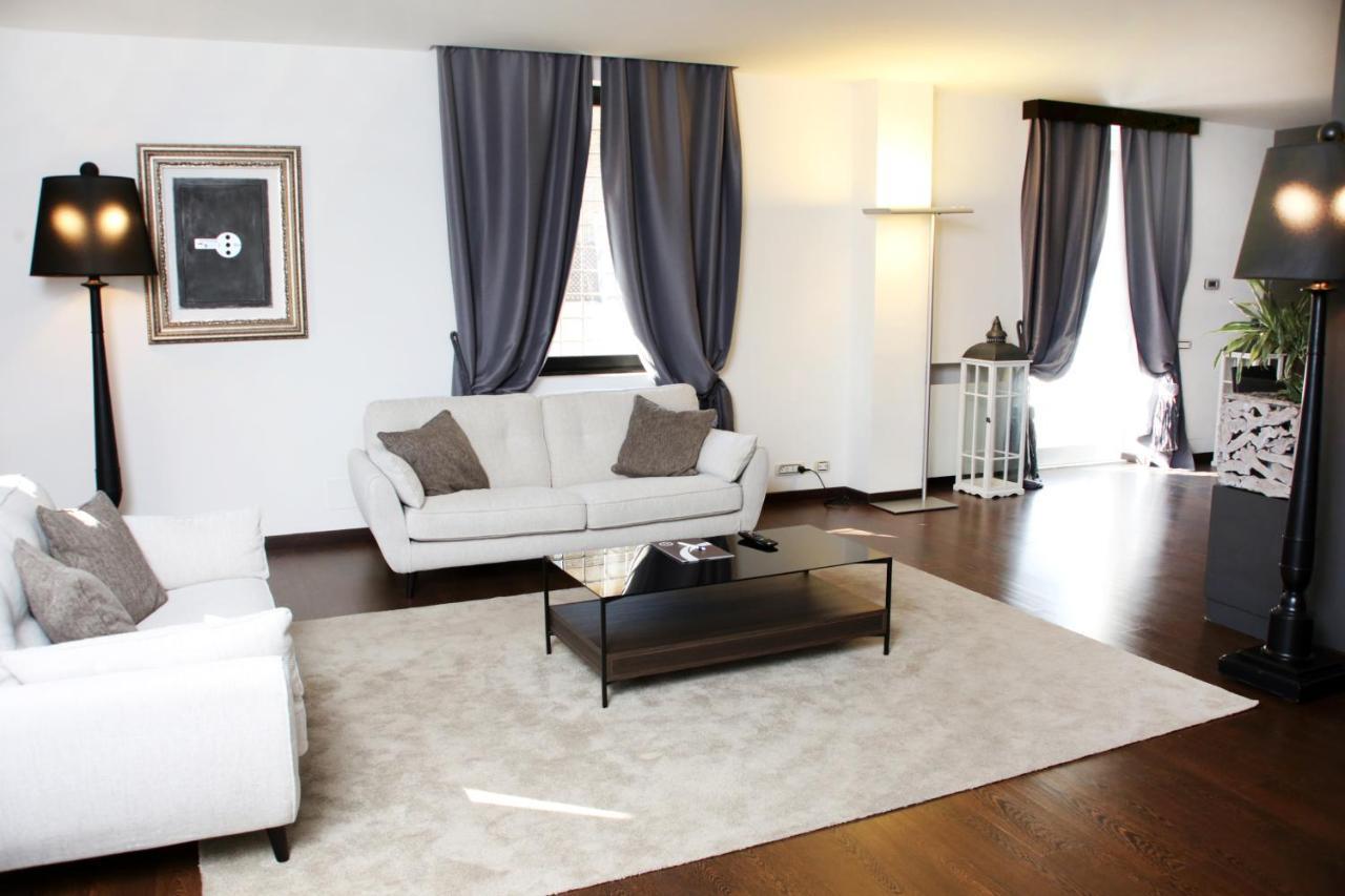 Th - Carpegna Palace Rome