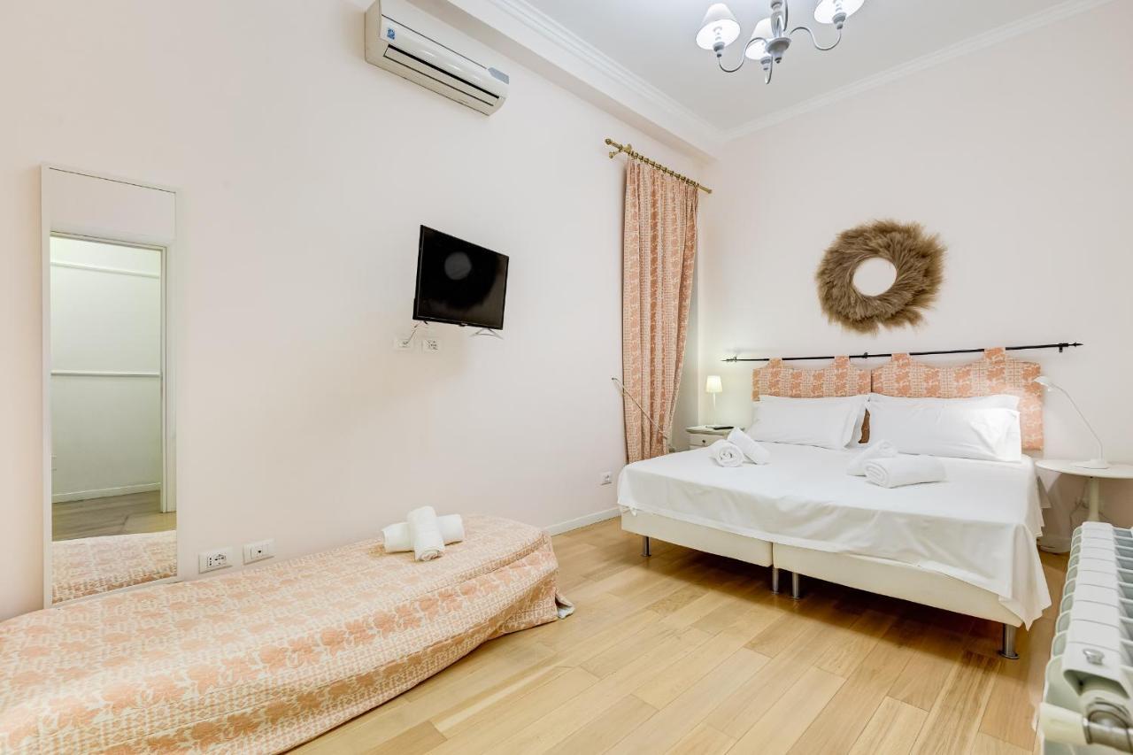 Apartment Trevi Fountain Modern *