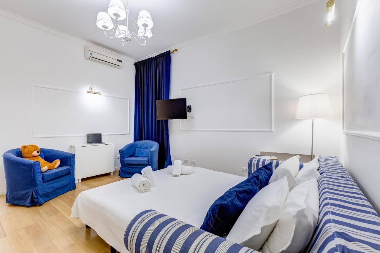Apartment Trevi Fountain Modern
