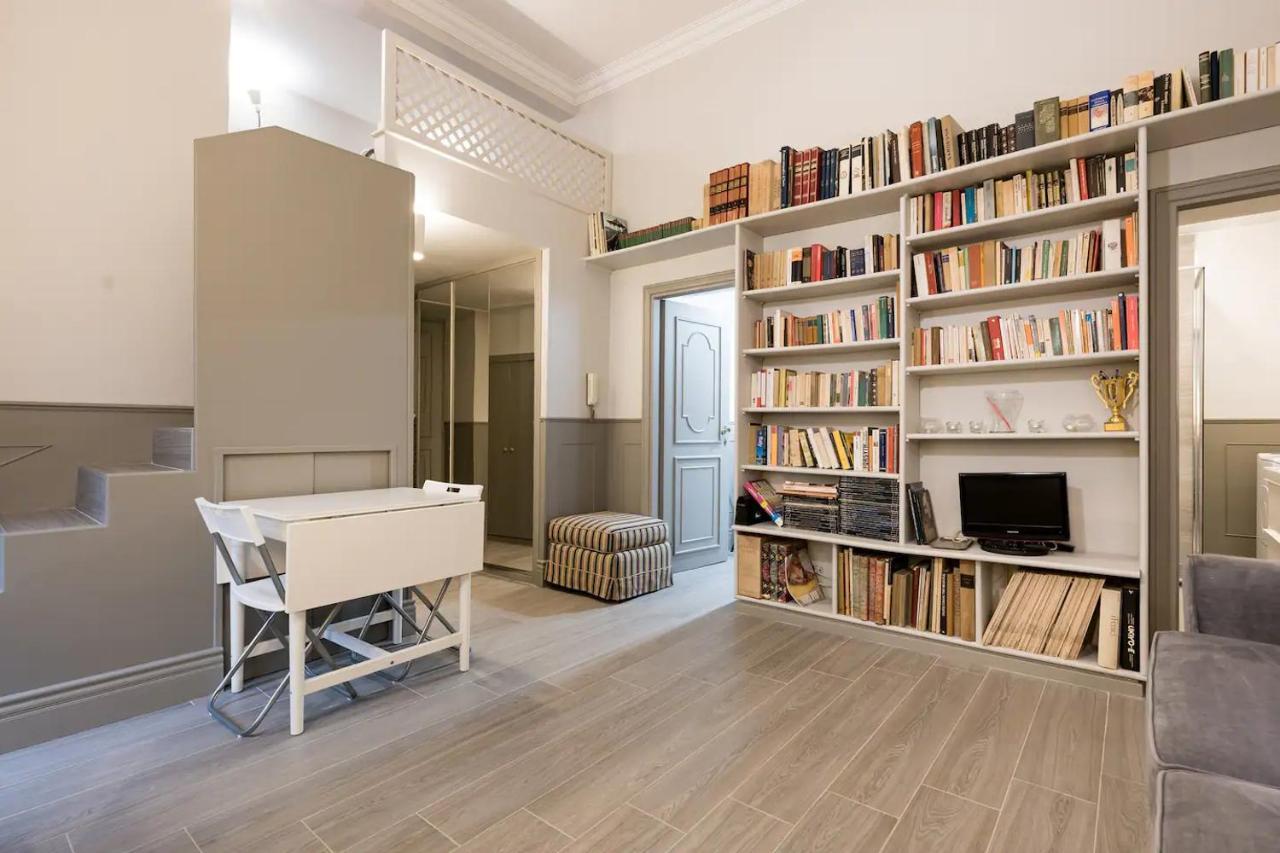 Apartment Bianca - Frezza Little At Piazza Di Spagna *