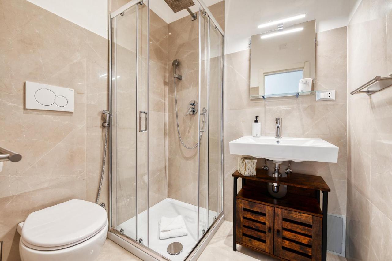 3 3 Bathrooms - Lovely Close The Vatican Apartment
