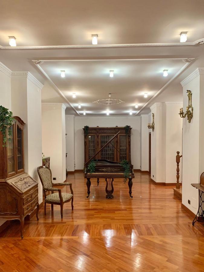Residenza Tritone Luxury Trevi Fountain Holiday home *