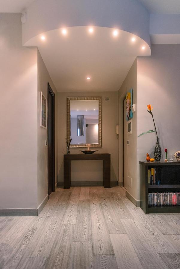 Luxury In Front Of Ponte Milvio Apartment Rome