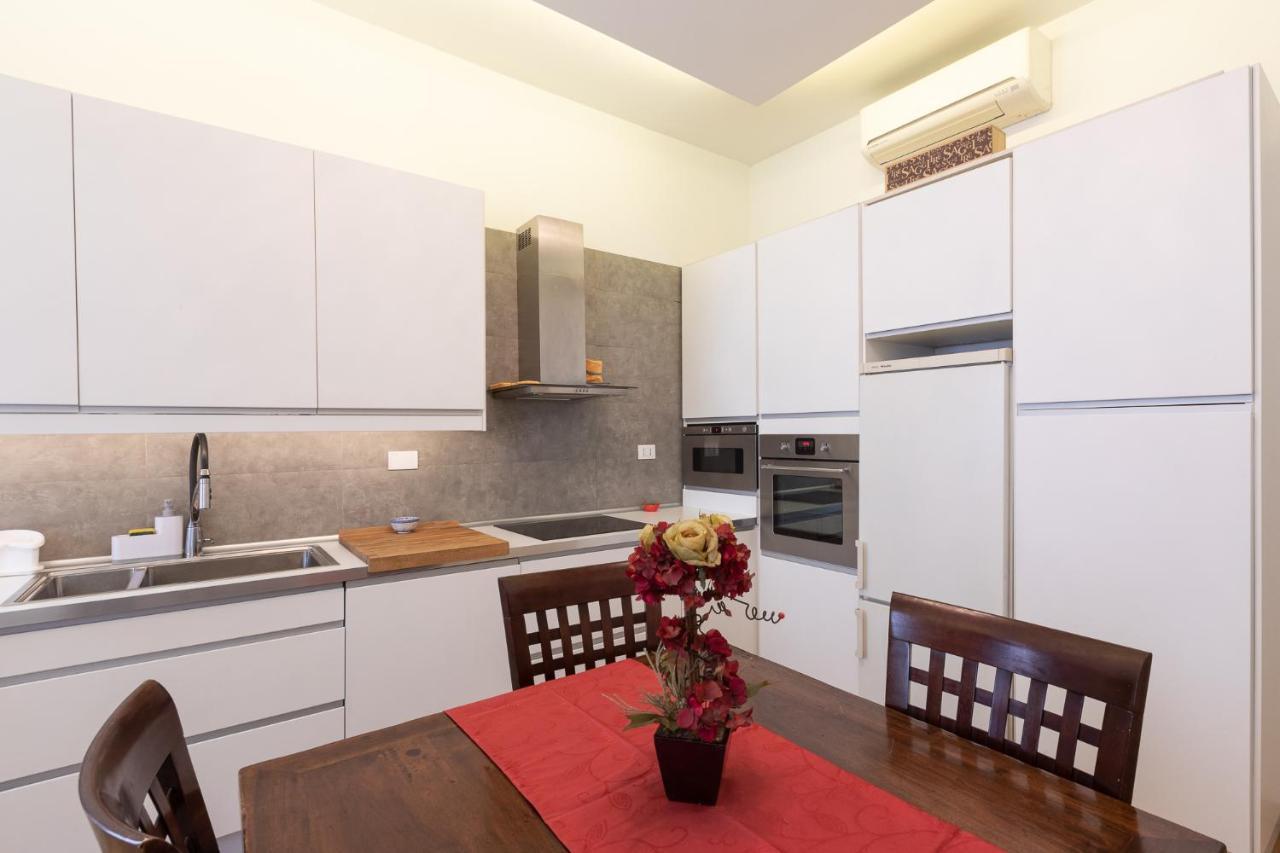 Apartment Trevi House Rome