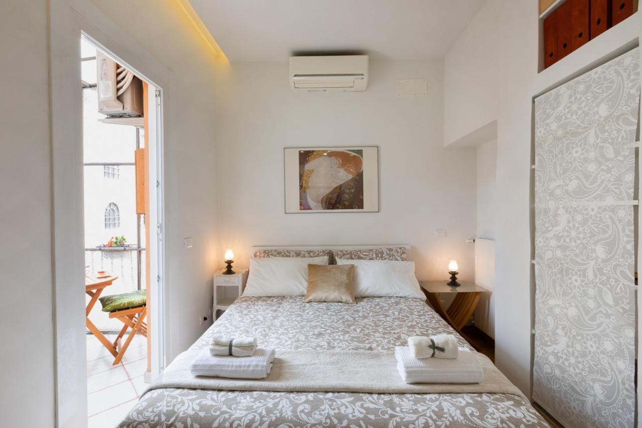 Apartment Trevi House Rome
