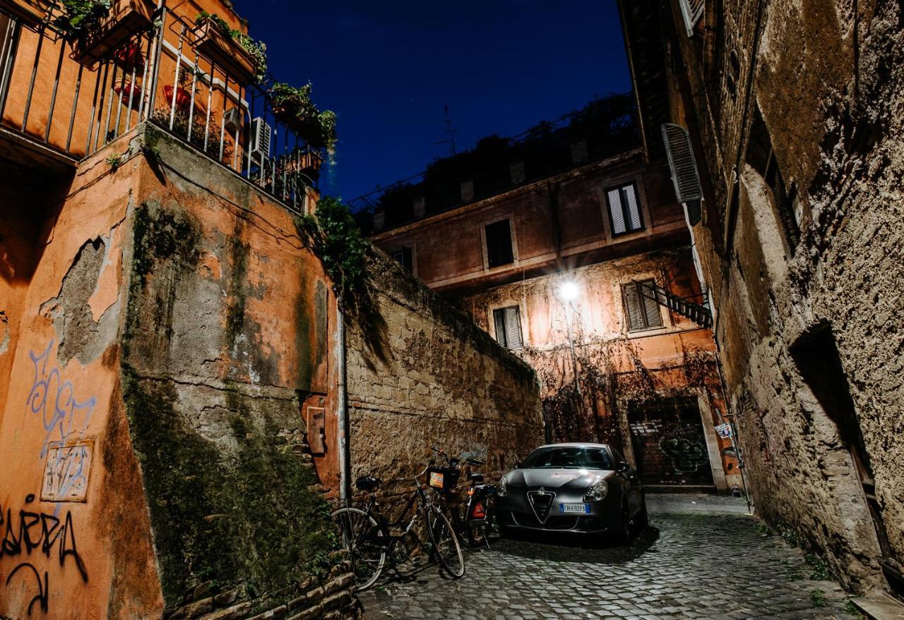 Bruno Domus Trastevere