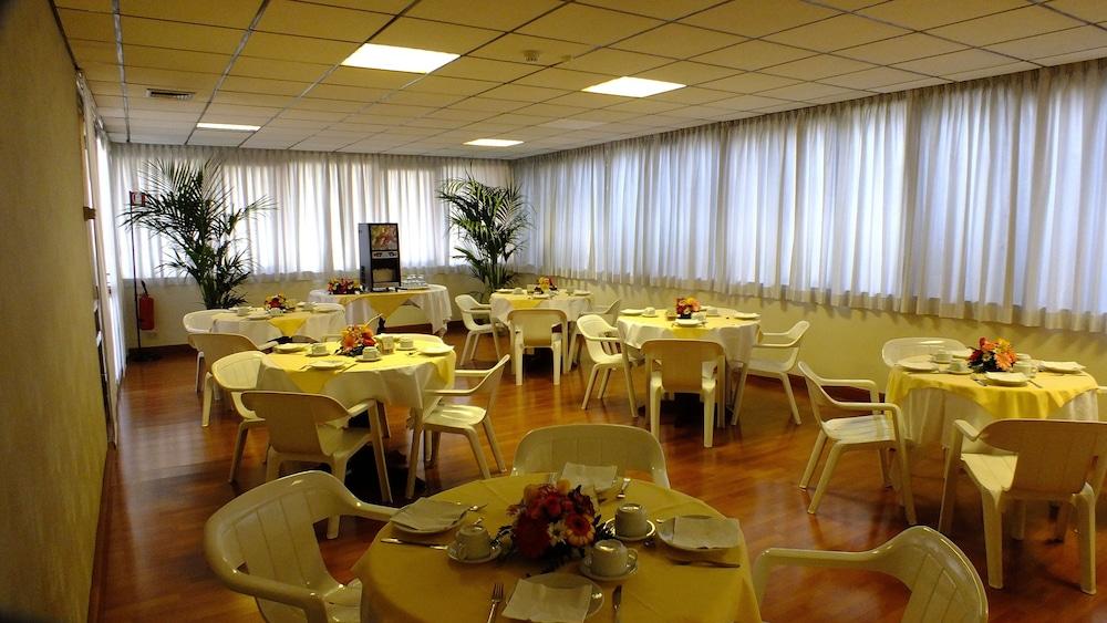 Hotel Consul