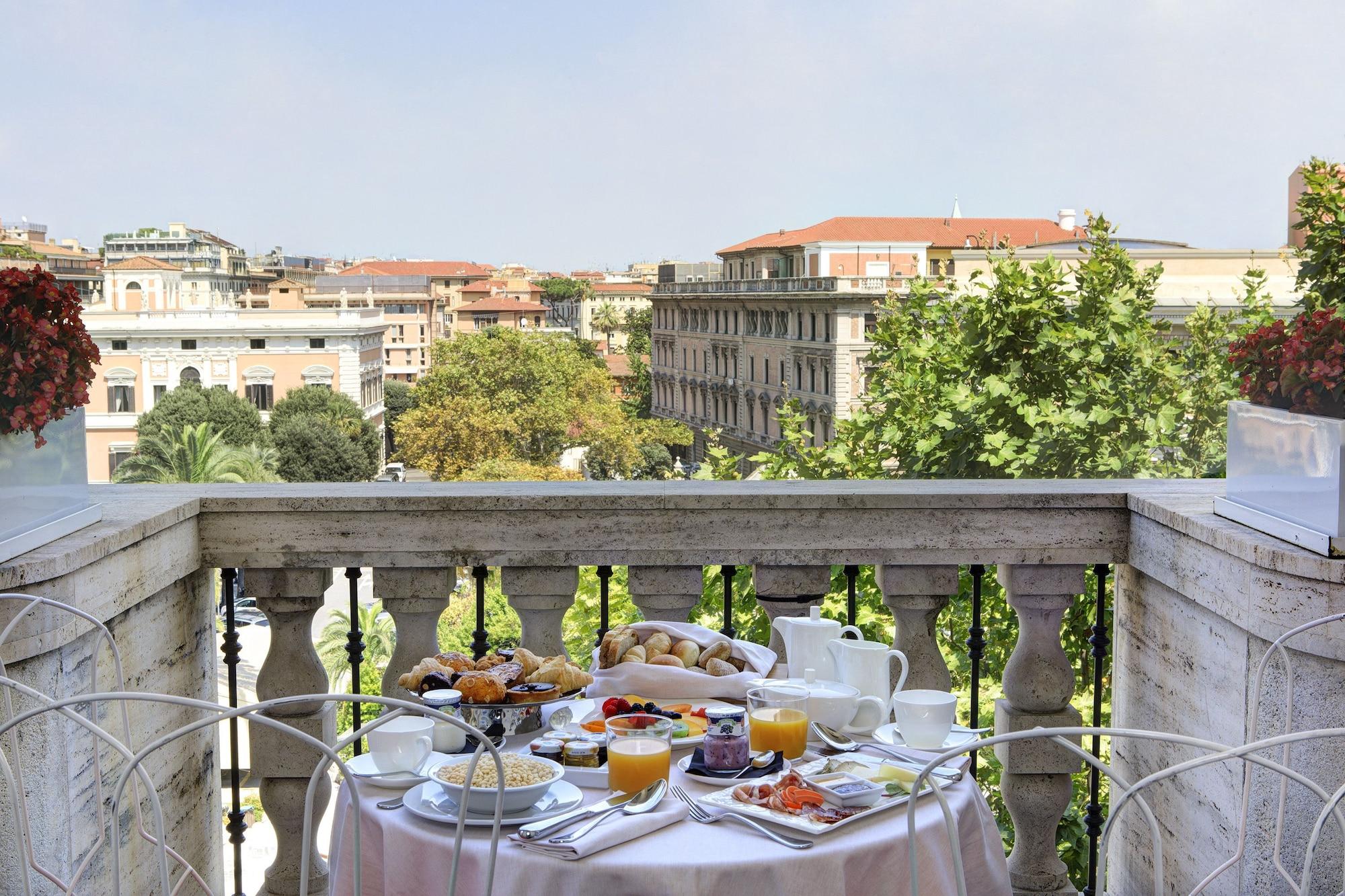 Grand Palace Hotel