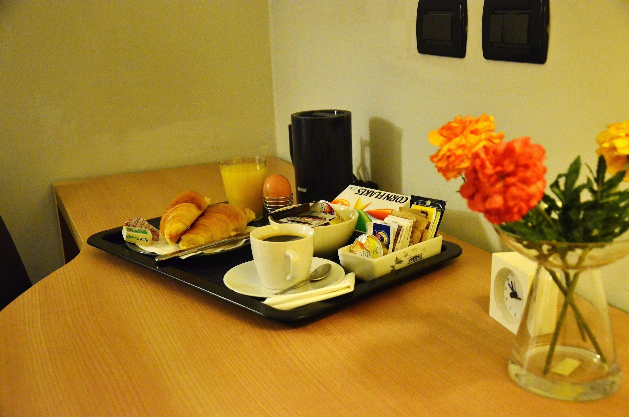 Cola Di Rienzo - In Guest house 2*