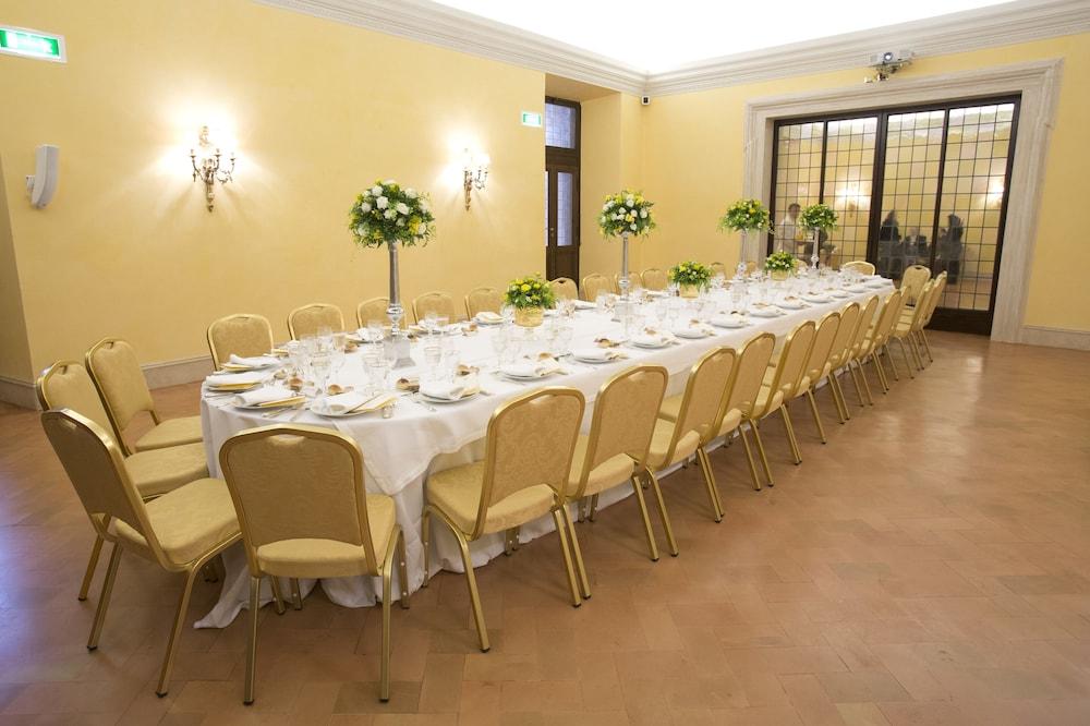 Palazzo Cardinal Cesi 4* Rome