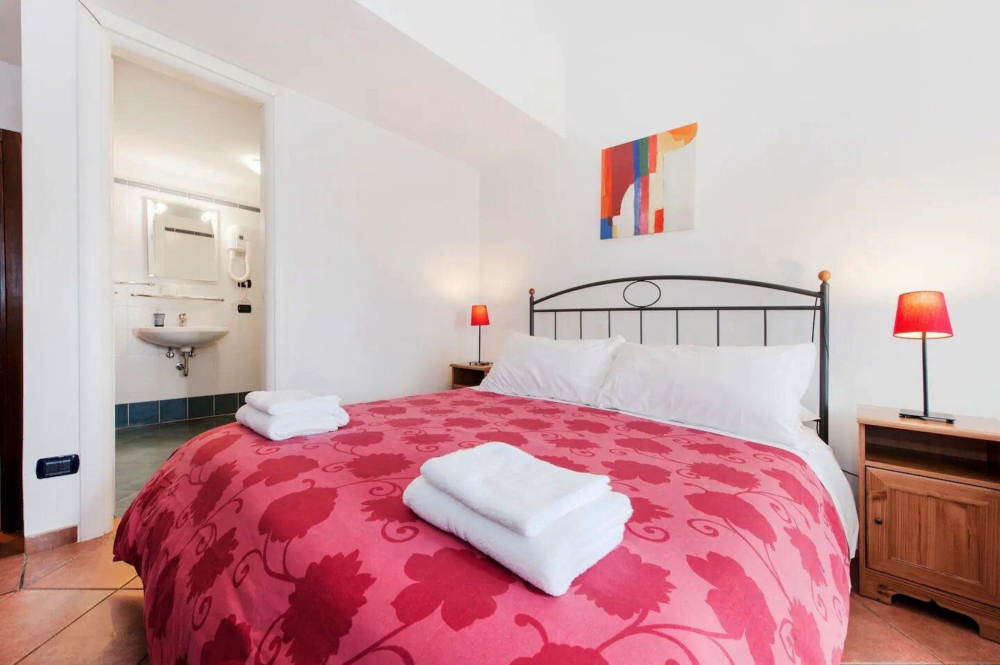 Sixtythree Bed & Breakfast 2*
