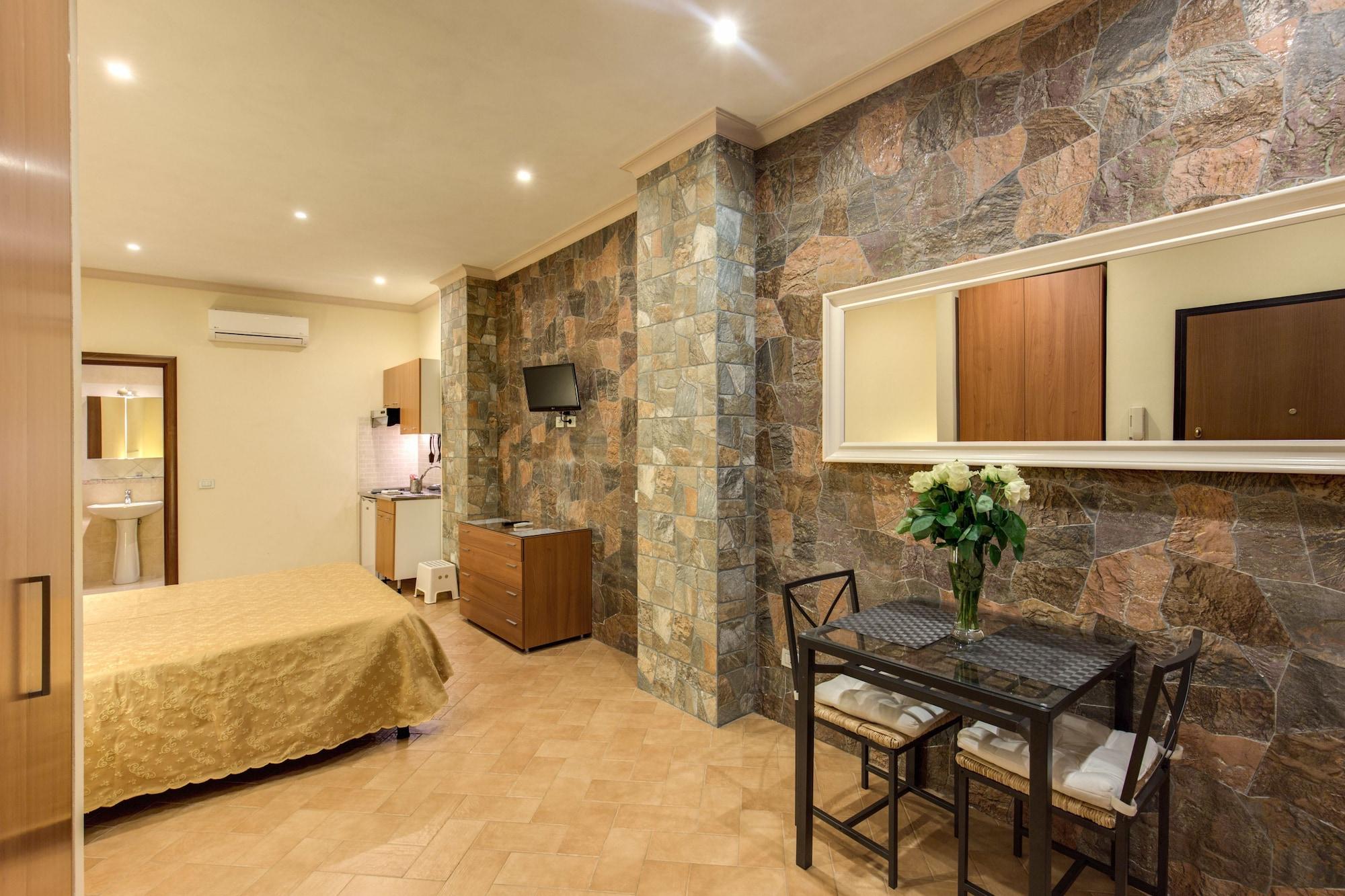 Artorius Hotel 2*