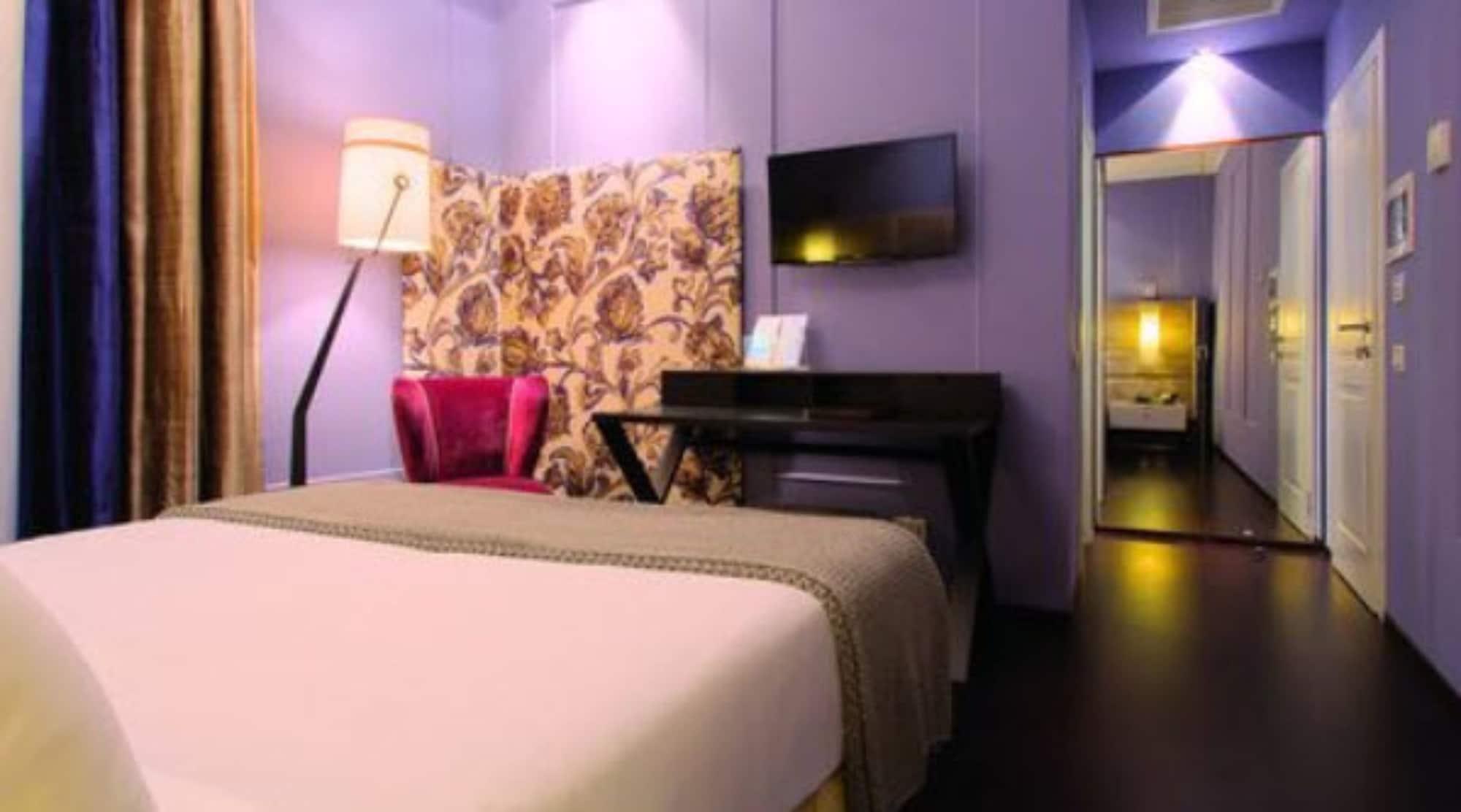 Stendhal Luxury Suites Hotel
