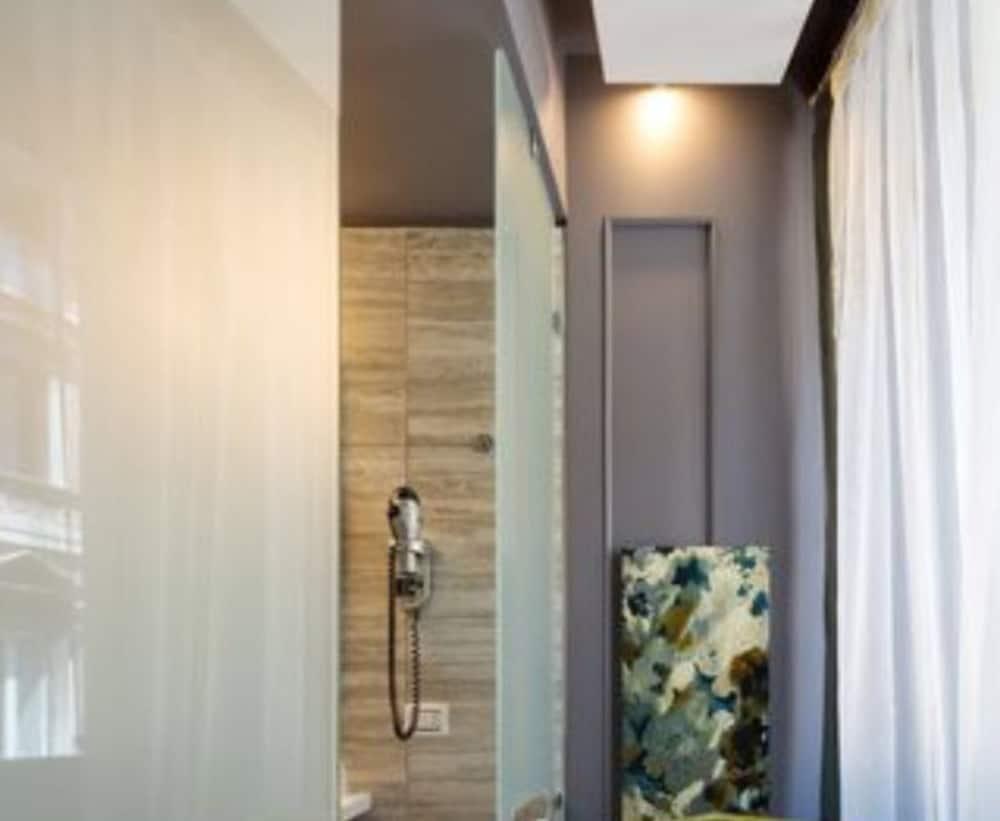 Stendhal Luxury Suites 4* Rome