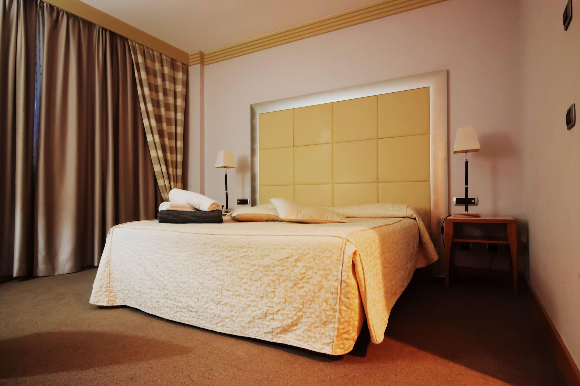 Papillo & Hotel 4*