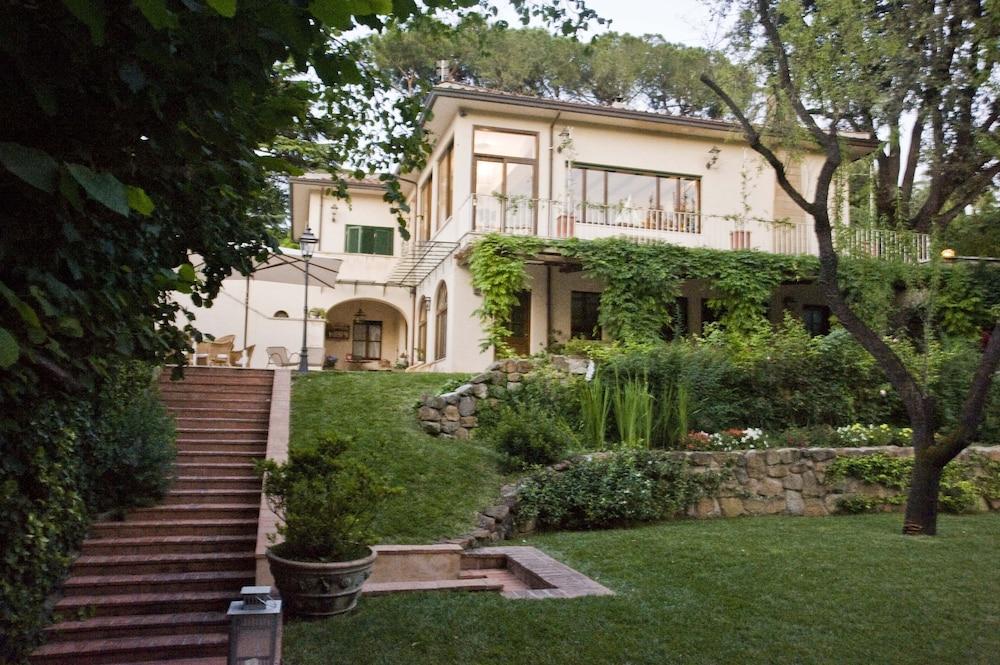 Magnolia Relais 4* Rome