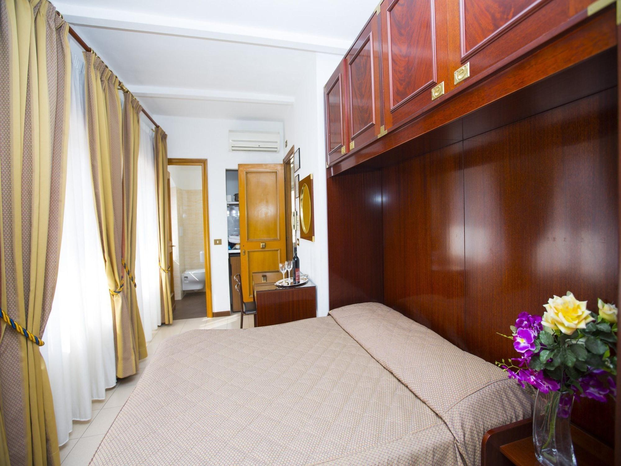 Tassoni Aparthotel Rome