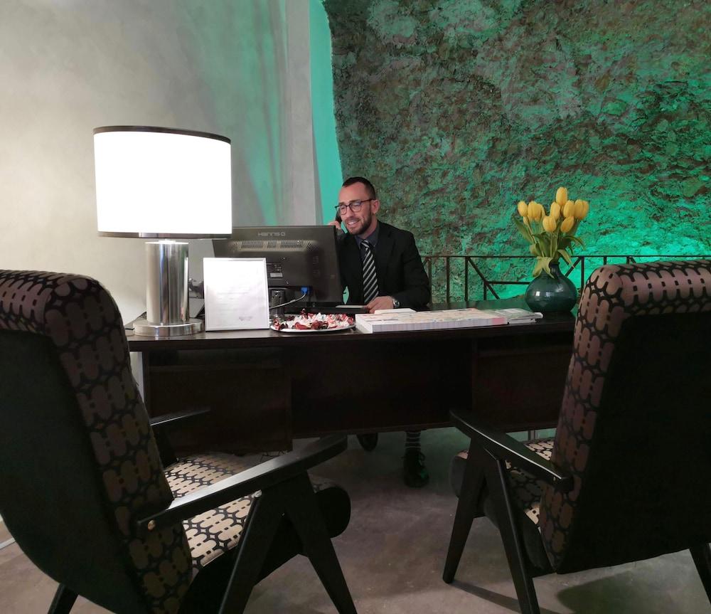 Teatro Di Pompeo Hotel Rome
