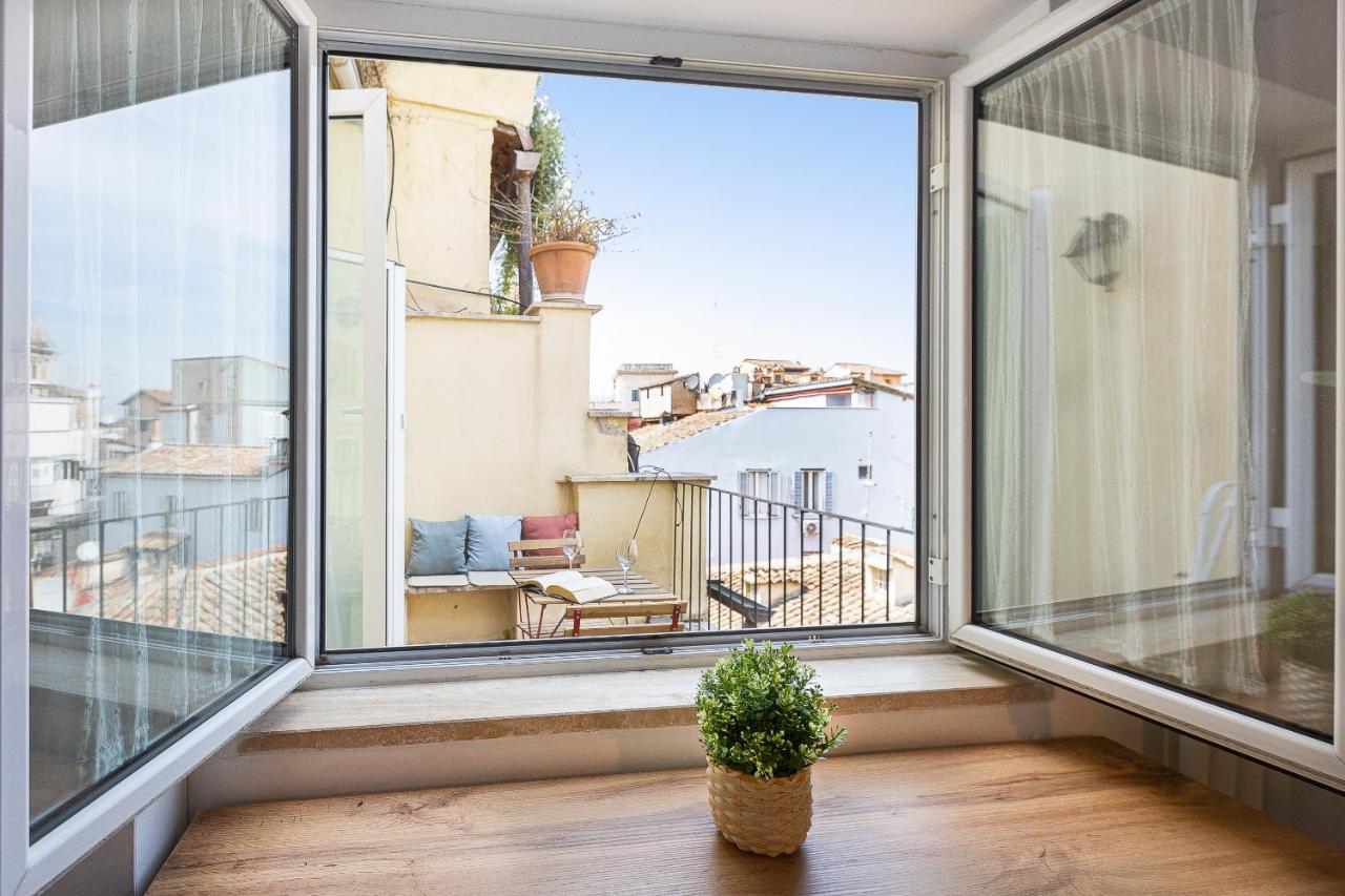 Campo De' Fiori Penthouse-rental In Appartamento Roma