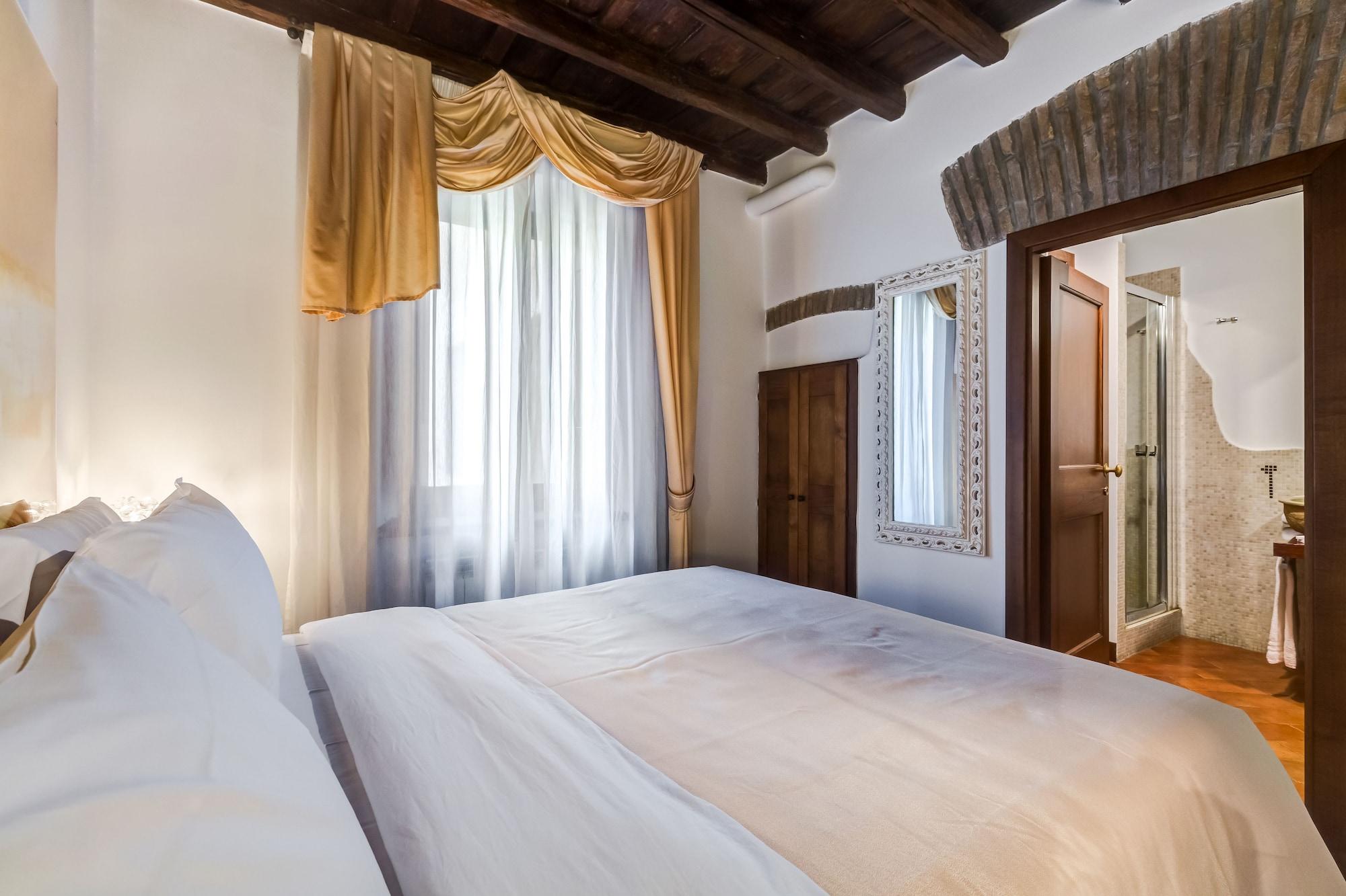 Luxury Navona Guest house 2*