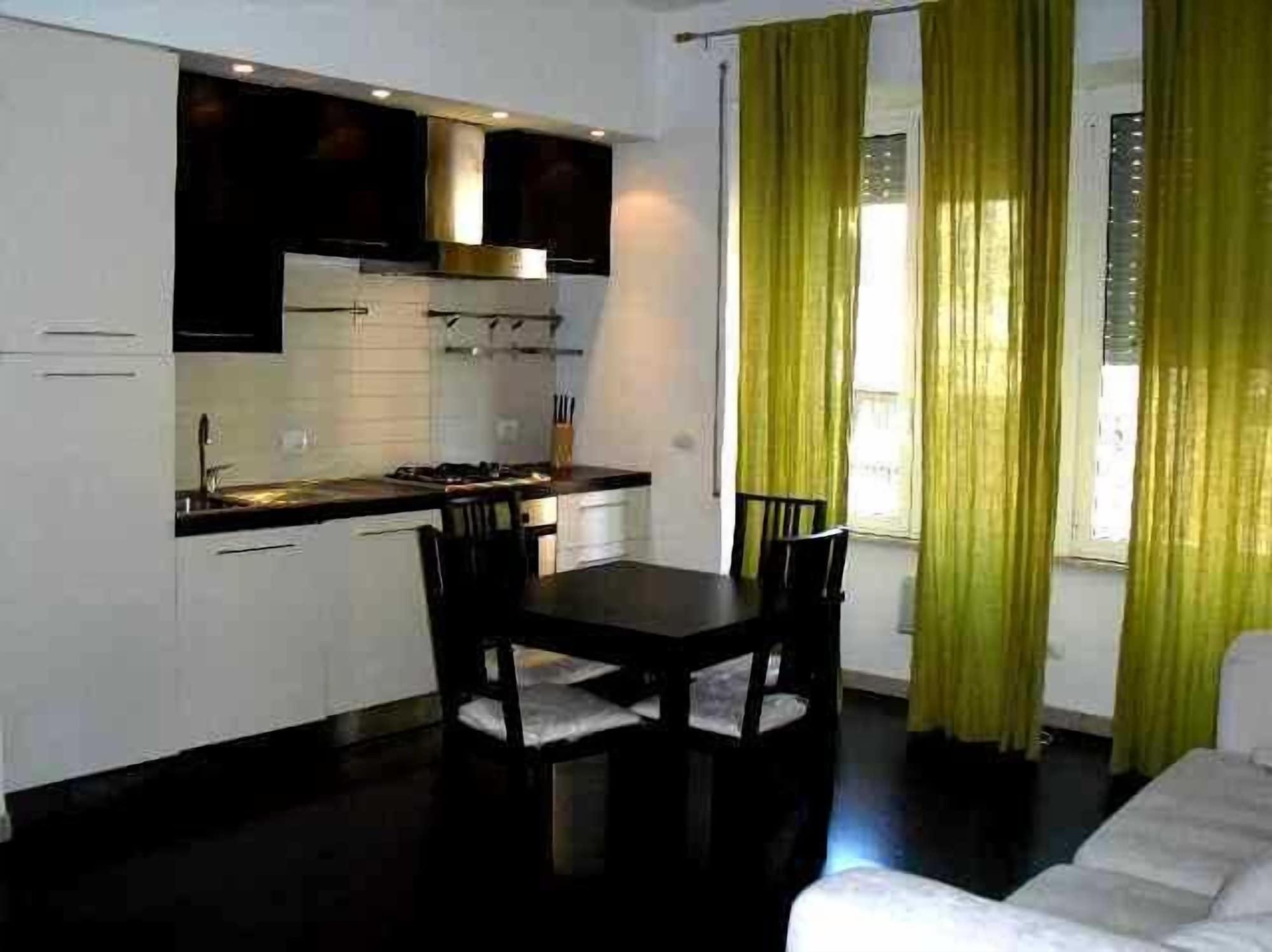 Affittacamere Holidays S.lorenzo New Roma