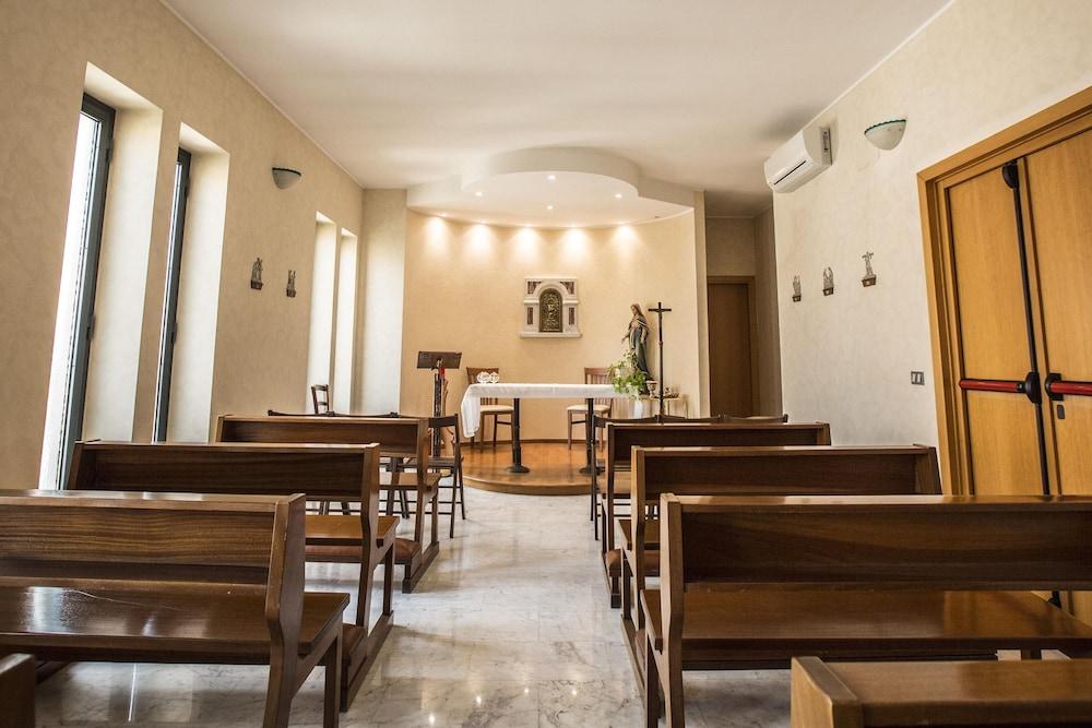 Guest house Istituto Piccole Ancelle Di Cristo Re Rome