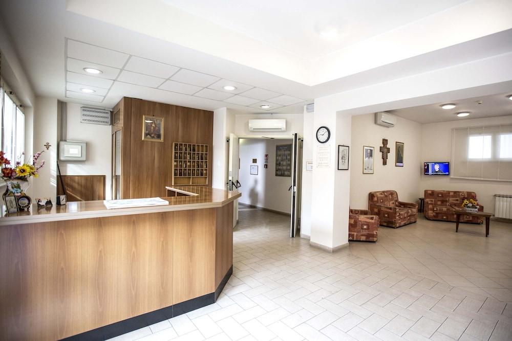 Istituto Piccole Ancelle Di Cristo Re 3* Rome