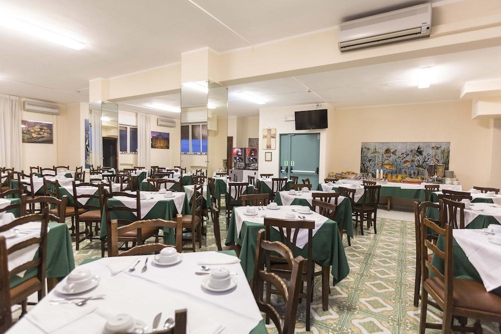 Guest house Istituto Piccole Ancelle Di Cristo Re Rome