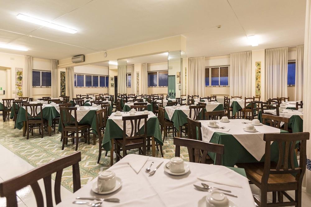 Istituto Piccole Ancelle Di Cristo Re Guest house