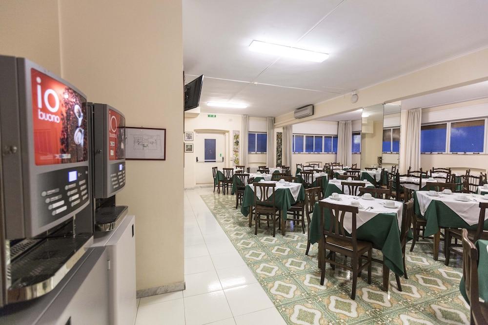 Istituto Piccole Ancelle Di Cristo Re Guest house Rome