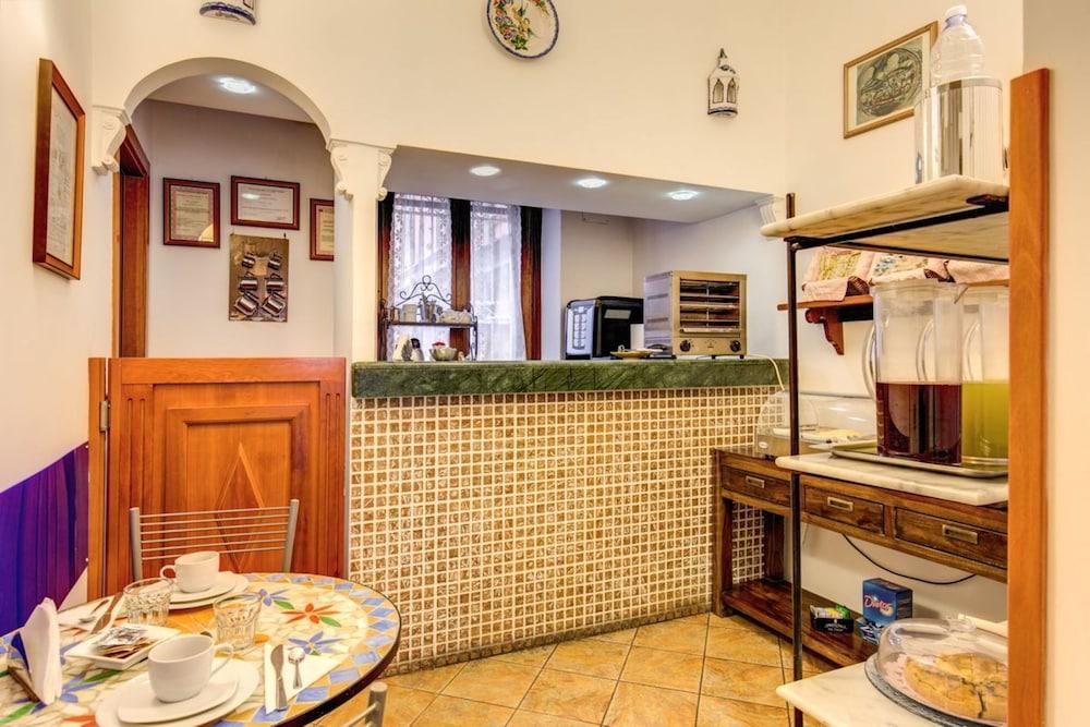 Gea Di Vulcano Hotel Rome