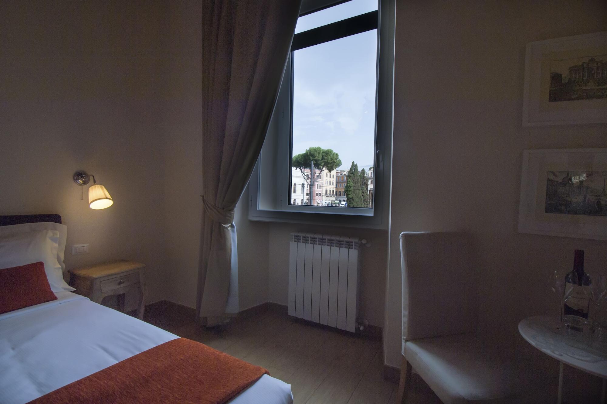 Little Queen Bed & Breakfast Roma