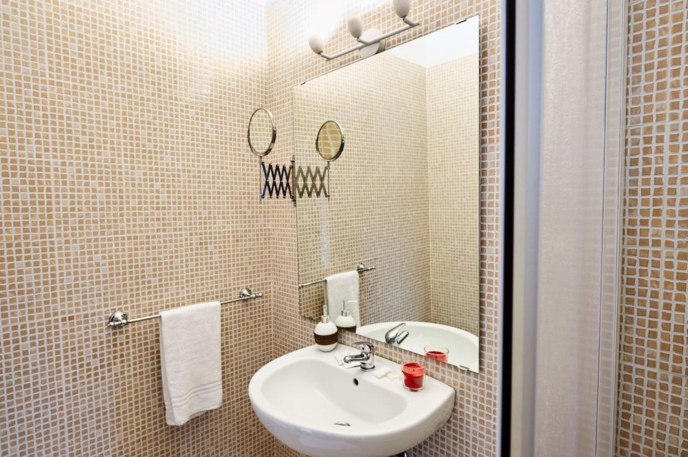 Drive In Bed & Breakfast Roma