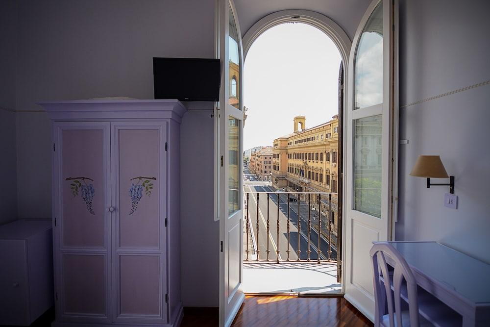 Lilium Boutique Rome