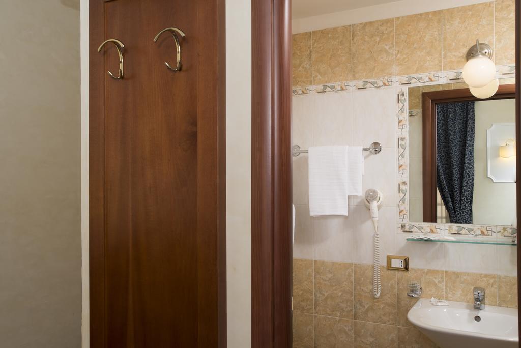 Adorasuite 3* Rome