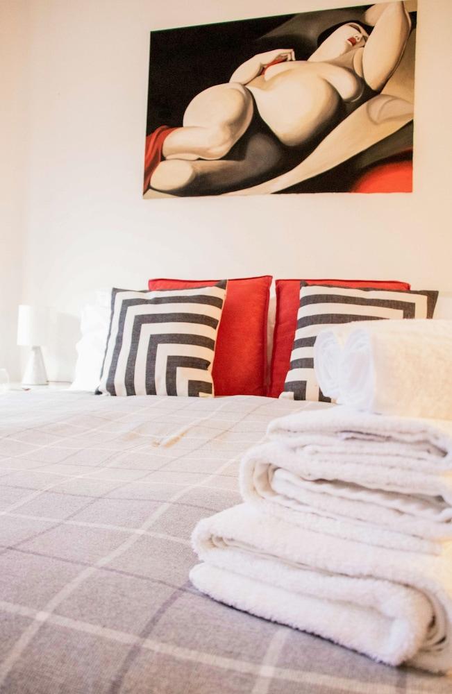 Gallery Guest house 2*