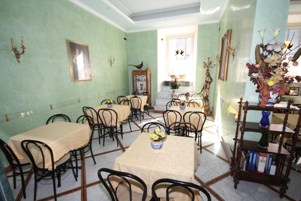 Marisa Hotel Rome