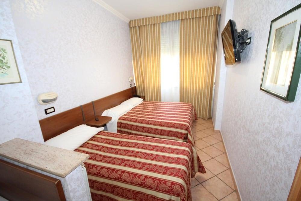 Marisa Hotel 3*