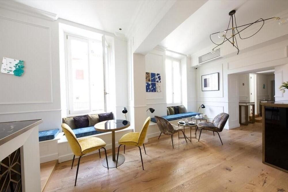 Parisii Luxury Relais Hotel